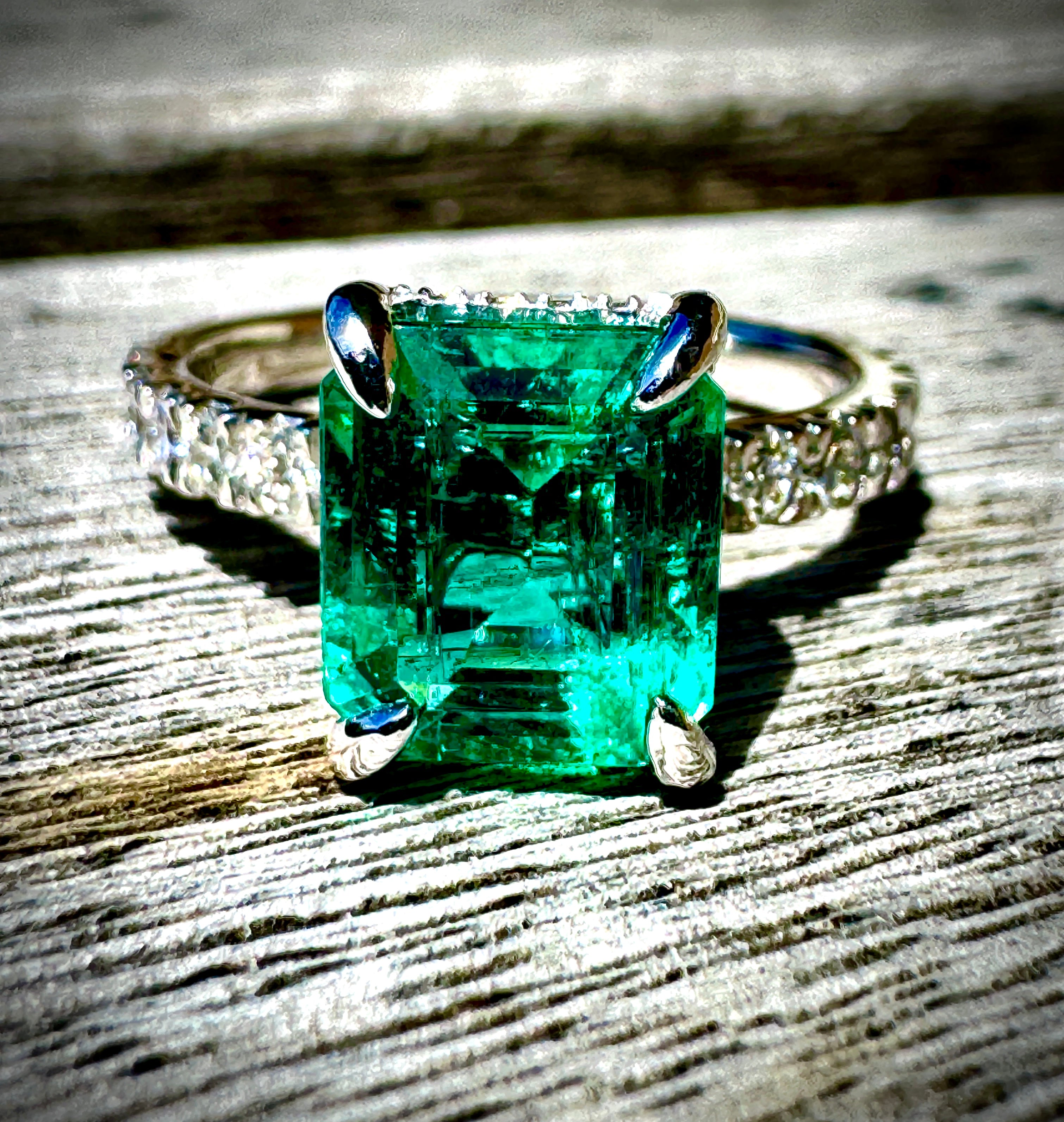 IGI Certified 2.65 Carat Emerald & Diamond Platinum Ring – Natural Emerald, 0.76 ct Diamonds, Size 7 US